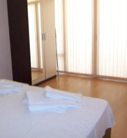 1 Bedroom In Eden Near Casino And The Beachplatinum Apartament *