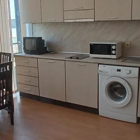 1 Bedroom In Eden Near Casino And The Beachplatinum * Slantschew brjag
